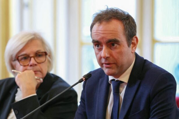 a 9 a zi de criza in franta lecornu prezinta declaratia de politica generala in fata adunarii nationale 68ede6d40bc7a