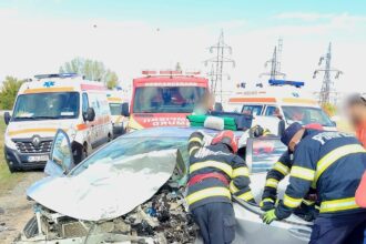 accident cu patru masini intre slobozia si drajna mai multe persoane sunt ranite 68f4bd148ddea