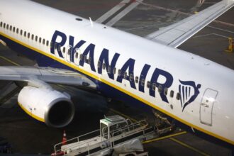 ancheta in desfasurare un avion ryanair a aterizat pe aeroportul din manchester cu combustibil ramas in rezervoare pentru doar sase minute de zbor 68e9307abff48