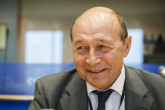 basescu intre ironie si critica reactia fostului presedinte la declaratiile lui nicusor dan despre sri prefer sa privesc 68f1060fe1739