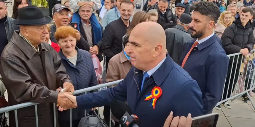 bolojan are curaj sa faca bai de multime doar acasa la oradea si doar de dincolo de gard in rest e fluierat si huiduit peste tot unde merge 68ebdfbe94d3a