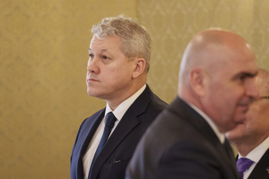 bolojan si predoiu au plangere penala din partea unui deputat usr ca nu respecta legea organizarii alegerilor din capitala 68ee2f8002239