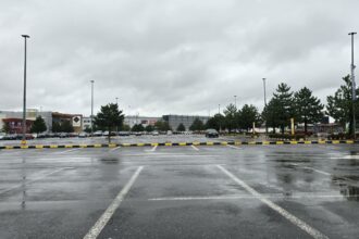 bucurestenii raman acasa de teama ciclonului barbara un mall din capitala gol 68e6289fcedd5