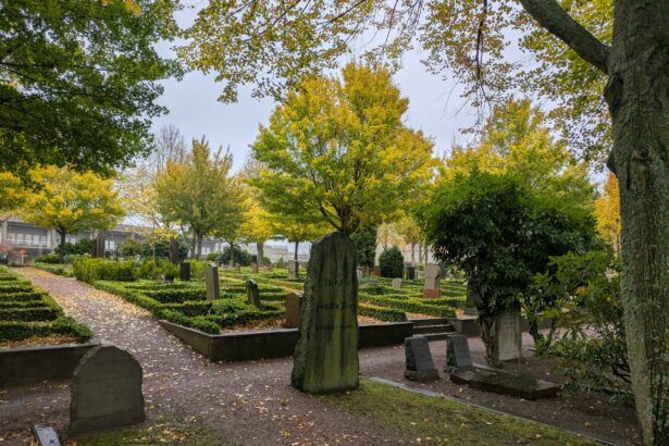 cimitir devastat in italia hotii romani abandoneaza sute de kilograme de obiecte furate 6900ae8224478