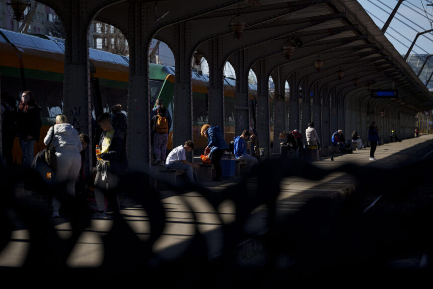 circulatia trenurilor intre gara de nord si aeroportul otopeni suspendata temporar 68ea74f64f54b