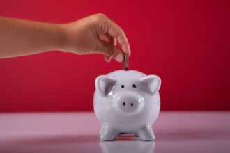 credit de nevoi personale vs credit ipotecar ce alegi in 2025 cand merita sa alegi solutia mai rapida si flexibila 68f8951fe06d9