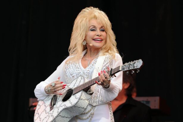 dolly parton going to be just fine singers sister says as she calls for prayers amid health problems 68e5c497a4ce3