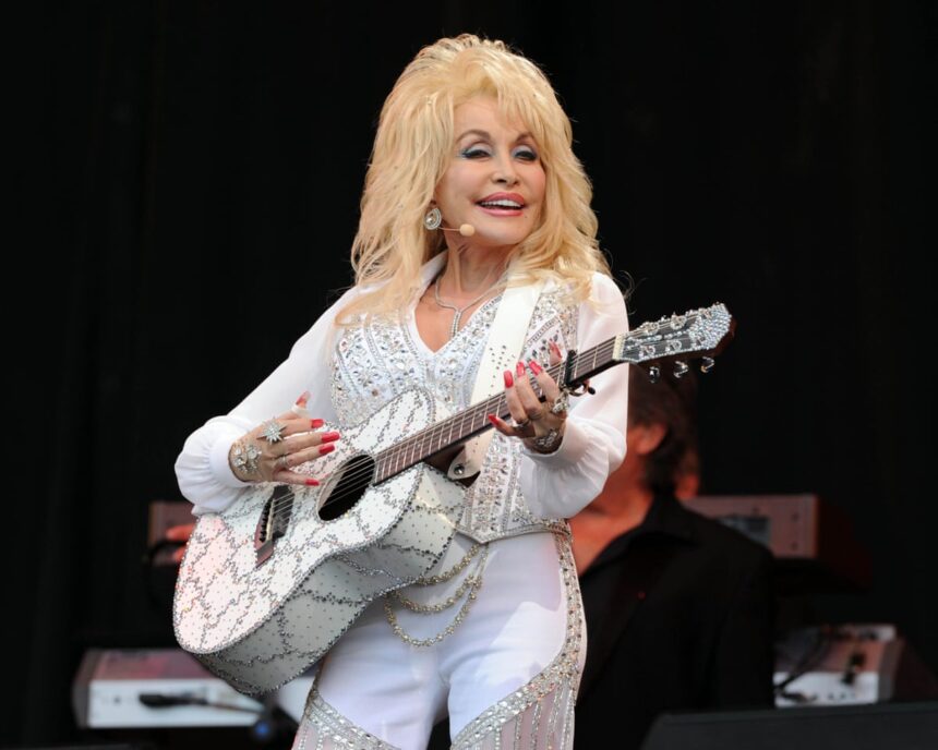dolly parton going to be just fine singers sister says as she calls for prayers amid health problems 68e5c497a4ce3