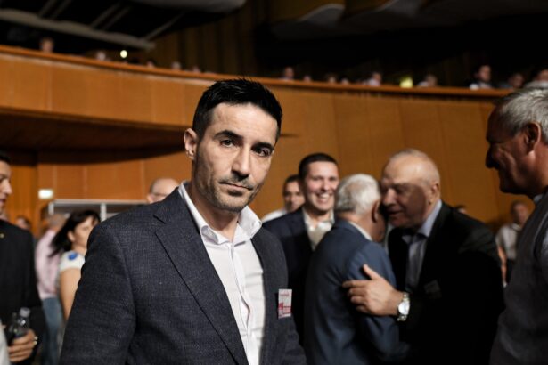 dupa ce grindeanu l a trimis acasa pe bolojan europarlamentarul claudiu manda vine cu acelasi mesaj pentru premier daca vrei sa pleci pleaca 68f92d2a5fc5a