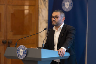 florin manole mesaj pentru comunitatea roma nu exista alta cale decat legea 68edf2046fcb2