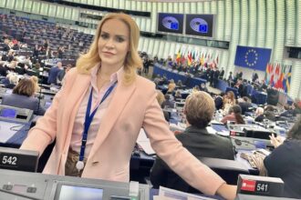 gabriela firea transeaza candidatura sa la alegerile pentru primaria capitalei ce decizie a luat 68fc7ffc53fc7