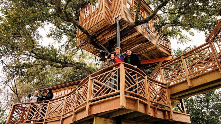 inside a billionaires 400000 treehouse 68ebad7c83d14