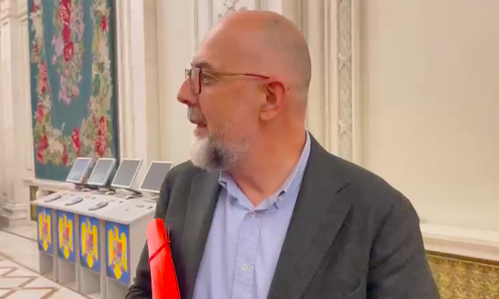 kelemen hunor a scapat porumbelul iar iccj si csm au sarit pe bolojan si pe el prins la inghesuiala liderul udmr o suceste din nou 69011f89cdf1b