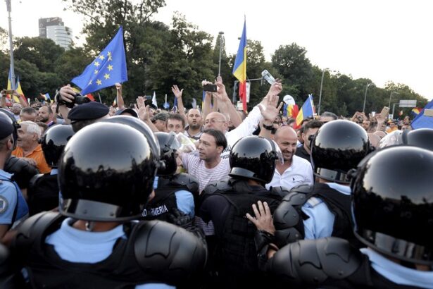 la protestele de miercuri jandarmeria permite doar sloganuri sindicaliste la adresa guvernantilor si nu opinii politice 6900cf1641d67