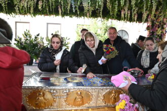 mare sarbatoare ortodoxa sfanta parascheva ocrotitoarea moldovei sarbatorita pe 14 octombrie traditii si obiceiuri 68edd26e5fe16