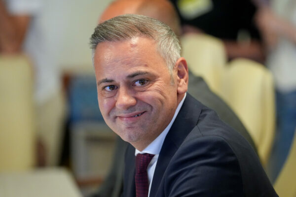 ministrul agriculturii are iar emotii miercurea viitoare afla daca se voteaza motiunea aur impotriva sa 68ef91655e99a