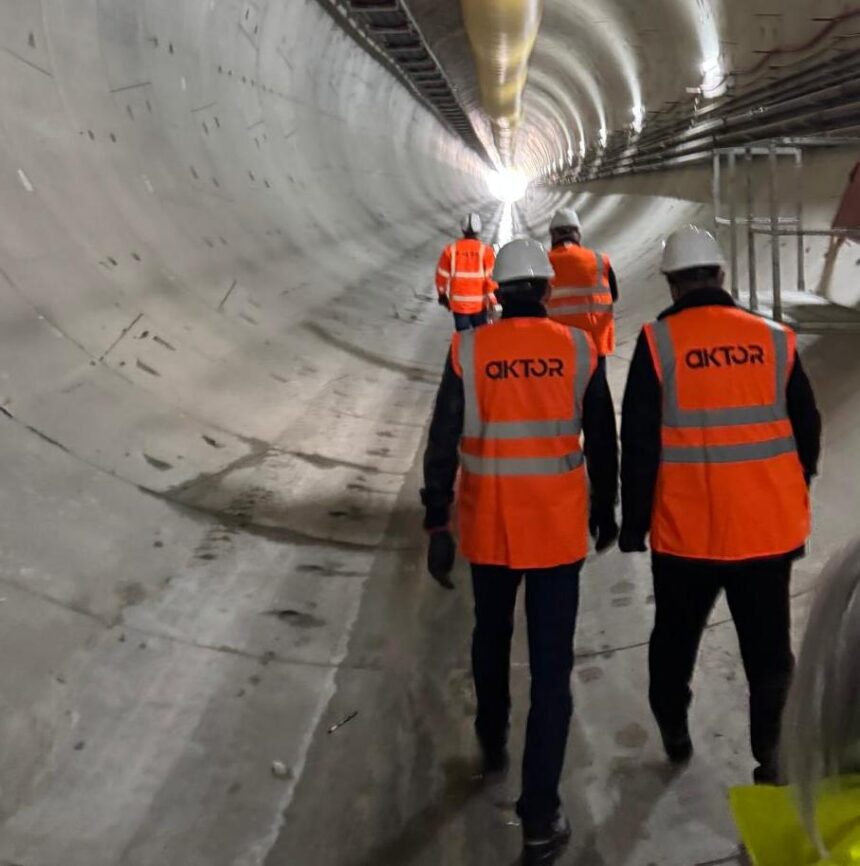 ministrul transporturilor si infrastructurii si directorul general cfr sa au vizitat santierul feroviar de la apata cata comunicat 68f14e2b4ce93