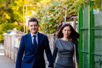 mirabela gradinaru si a luat in serios rolul de prima doamna a fost la guvern din partea presedintelui romaniei 68ed325d60d65