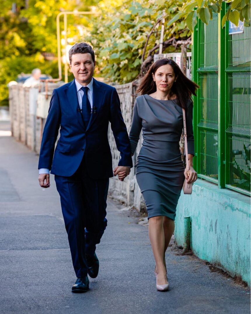 mirabela gradinaru si a luat in serios rolul de prima doamna a fost la guvern din partea presedintelui romaniei 68ed325d60d65