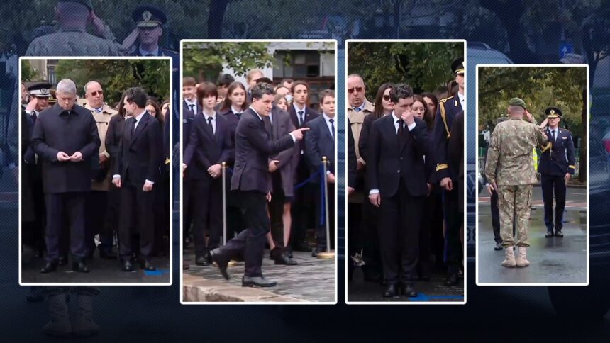 nicusor dan nu are stare nici macar la ceremonia de comemorare a holocaustului s a plictisit dupa primele minute si a inceput sa se foiasca sa se roteasca si sa se joace cu nasul 68e79805e5c91