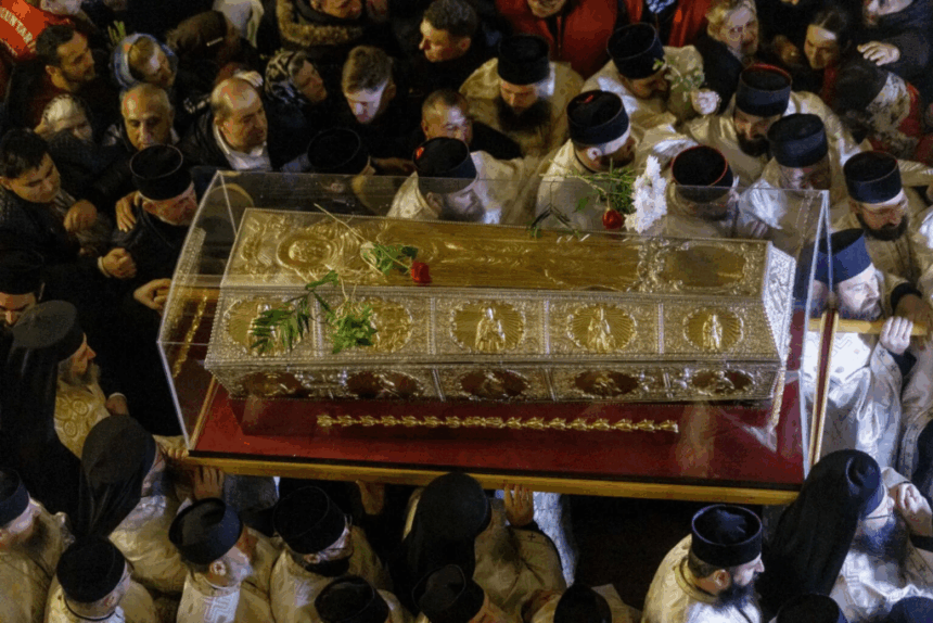 o mie de ani cu sfanta cuvioasa parascheva o fata nascuta in secolul al xi lea ajunge luminatoarea moldovei si a intregi lumi crestine 68edbd5c46135