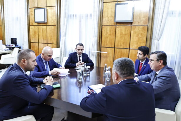 o noua intalnire neanuntata la palatul victoria bolojan s a vazut cu ambasadorul spaniei la bucuresti i a transmis urari de pace si prosperitate 68e50b5692a93