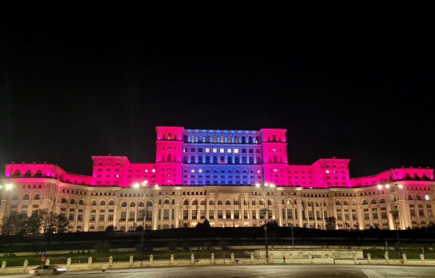 palatul parlamentului va fi iluminat in roz si bleu de ziua parintilor de ingeri 68ef65906a3b1