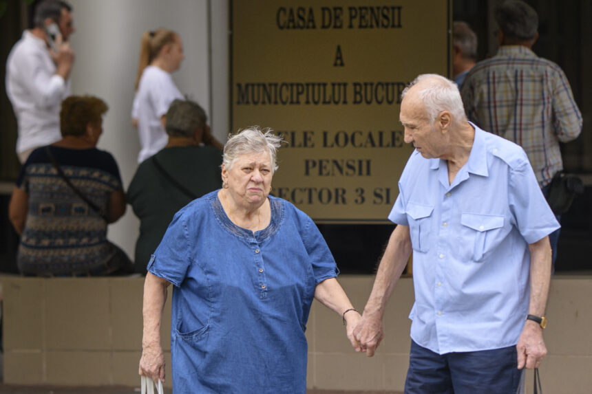 pensionarii cu venituri sub 2 500 de lei vor primi 400 de lei in decembrie cum a fost impartita prima speciala 68f5f85341574