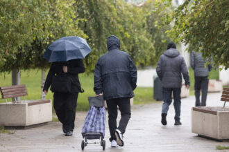 prognoza meteo pentru urmatoarele patru saptamani temperaturi in scadere si ploi abundente la sfarsit de luna 68f717693fad4