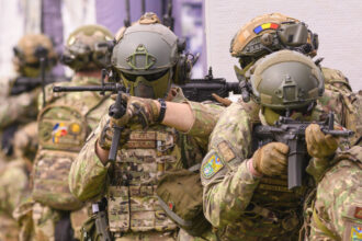 romanii chemati din nou la arme camera deputatilor a votat legea stagiului militar voluntar pentru tineri 68f8b99e725df