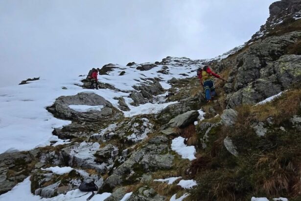 salvamontistii din sibiu intervin pentru recuperarea turistilor morti in muntii fagaras 68fe6498cc549