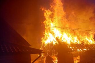 tragedie la gura putnei un barbat de 66 de ani a murit dupa ce casa i a fost cuprinsa de flacari 68f093e3a6805