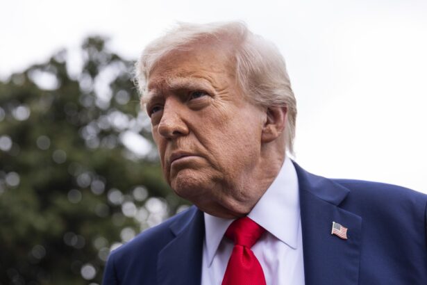 trump muta muntii pentru a reveni la washington la timp pentru a l onora pe charlie kirk pe 14 octombrie kirk ar fi implinit 32 de ani 68edecb843d36