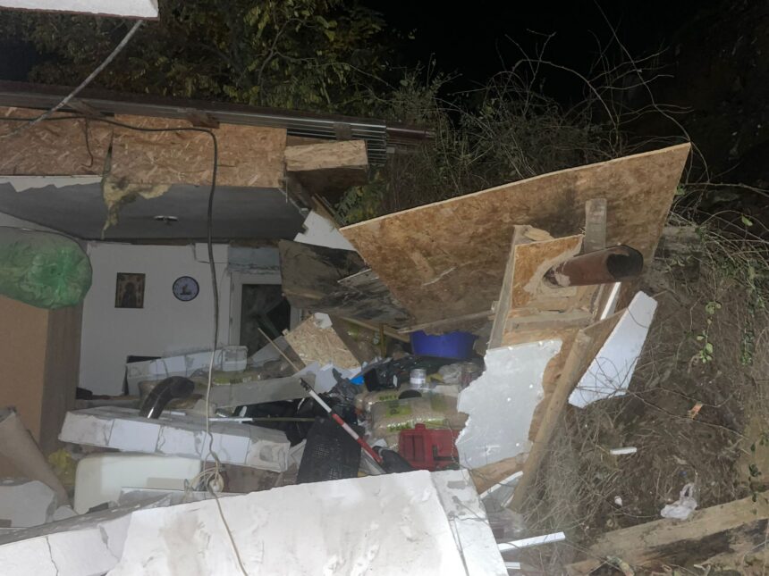 tulcea sase persoane intre care un bebelus evacuate un mal de pamant s a prabusit peste o casa 690265eb6d00c