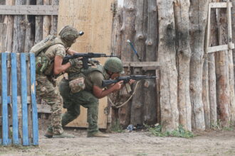 un comandant rus a ordonat trupelor sa traga asupra civililor din apropierea orasului povrovsk 68f93e2f5df5f