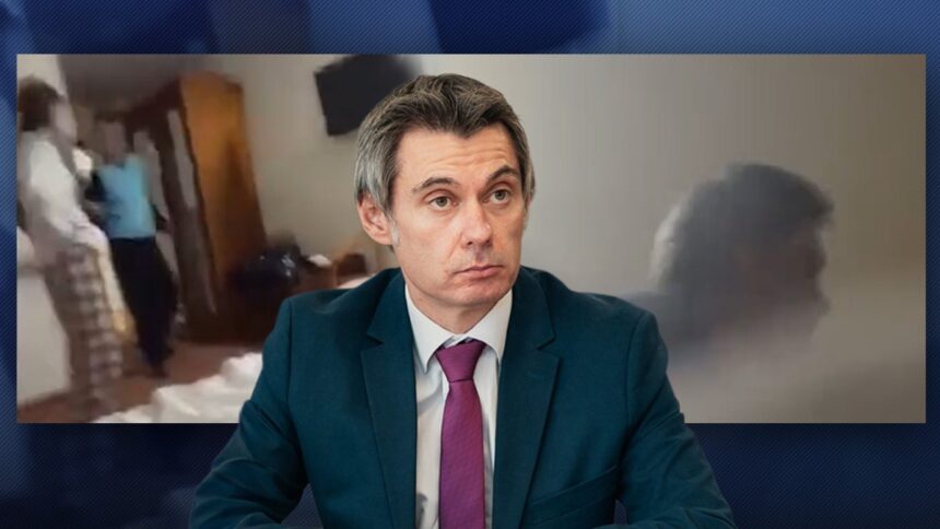 un consilier local a amenintat cu bataia mai multi copii intr o camera de hotel ulterior si a cerut scuze pe facebook 68fb9dc3ab326