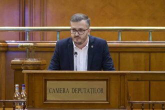 Ștefăniță Avramescu susține declarația politică privind demisia ministrului Educației, Daniel David, în Parlamentul României