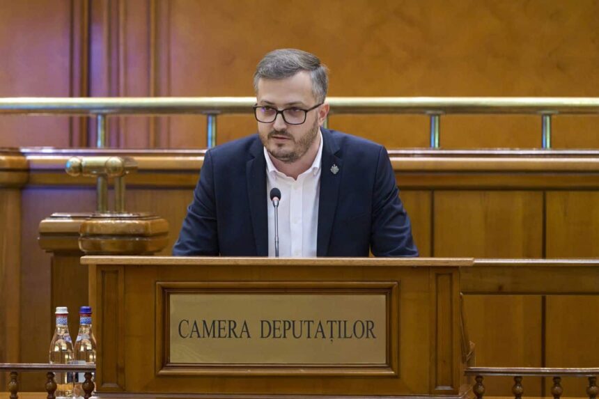 Ștefăniță Avramescu susține declarația politică privind demisia ministrului Educației, Daniel David, în Parlamentul României