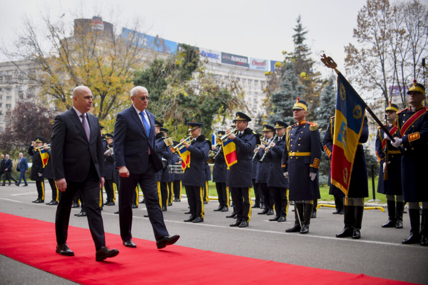 alexandru munteanu premierul republicii moldova la palatul victoria altadata se puneau garduri de fier intre noi azi ne construim punti trainice 6915ce132bf8e