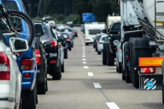 atentie soferi incepand de astazi timp de o luna intra in vigoare noi restrictii pe valea oltului ce se intampla in minivacanta 69202f5759073