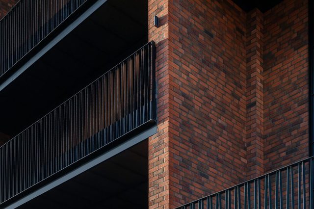 bricklofts reinterpretarea spatiilor industriale in locuinte urbane cu identitate 6915b4274ccf7