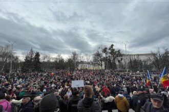 bugetarii din moldova cer majorari salariale 69231e5e125e4