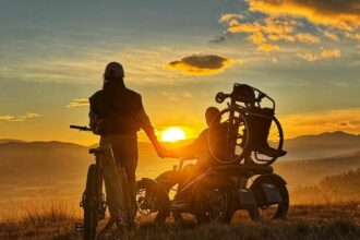 caiac smile extinde limitele integrarii oamenii cu dizabilitati au urcat muntele si au trait rasaritul de soare in siguranta 69243cc69929c