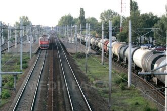 circulatie feroviara data peste cap intre brasov si vladeni un tren de marfa s a defectat si a ingreunat circulatia a doua trenuri de calatori pasagerii asteapta reluarea curselor 690f9aab5f094