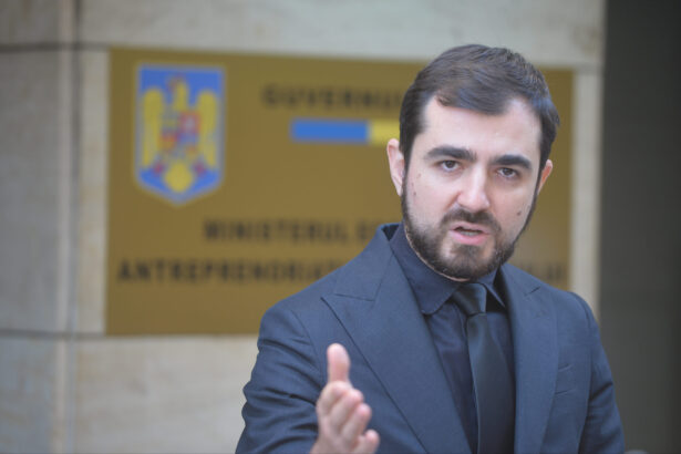Claudiu Năsui, lider USR, critică Guvernul Bolojan pentru creșterea taxelor și impactul asupra firmelor mici