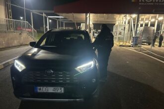 clona unei masini furate in slovacia oprita la intrarea in romania in judetul iasi 691988763f20b