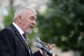 doliu in lumea teatrului mihai dinvale fost director al teatrului mic a murit la varsta de 74 de ani 691591ba260f0