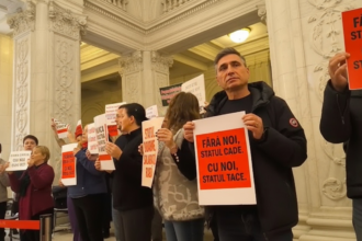 edited bolojan huiduit la tot pasul nici in parlament nu are scapare premierul este intampinat de nemultumirile oamenilor 691c6bcc7df4e