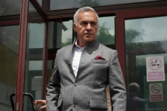 edited calin georgescu se prezinta in fata la politia buftea pentru semnarea controlului judiciar 691c206db7f9d