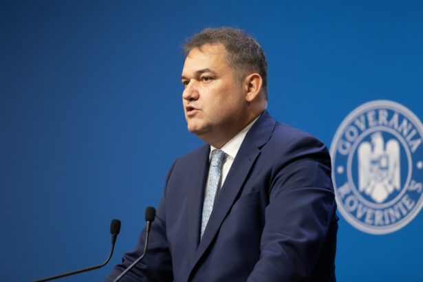 edited concedierile din administratie ar genera bani abia peste un an cseke attila promite economii de 6 miliarde de lei la bugetul de stat 691631ab497e6